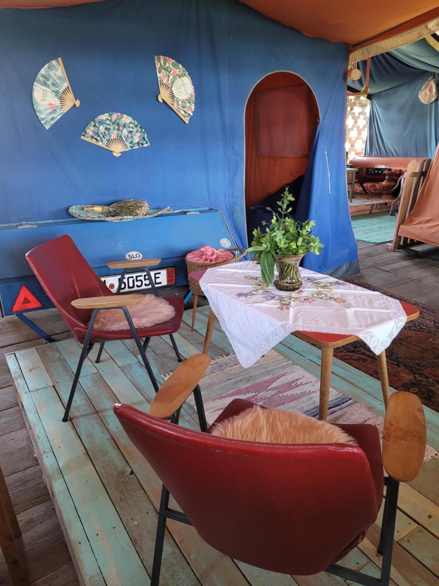 Nomads Glamp Hostel Bled Bagian luar foto