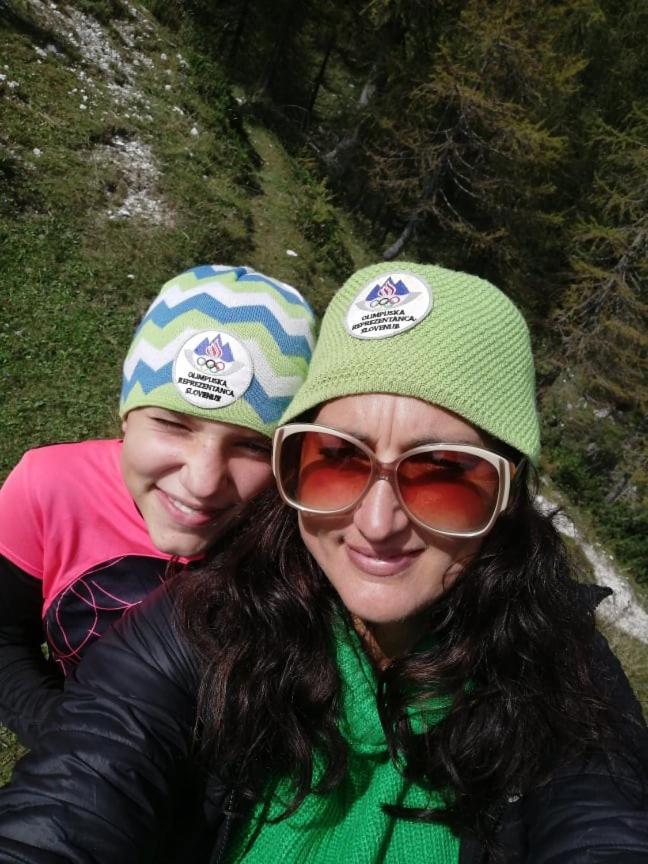 Nomads Glamp Hostel Bled Bagian luar foto